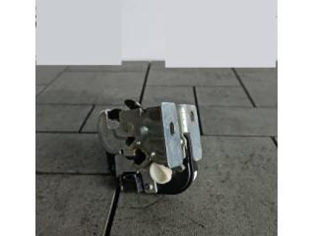 bontott JEEP GRAND CHEROKEE Csomagtérajtó Zárszerkezet