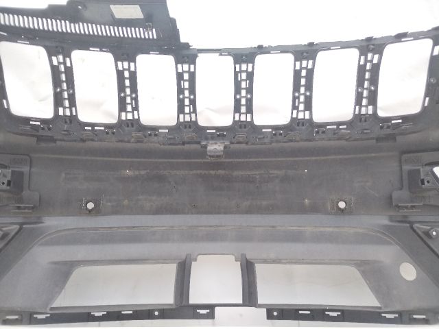 bontott JEEP GRAND CHEROKEE Első Lökhárító (Üresen)