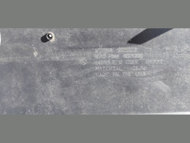 bontott JEEP GRAND CHEROKEE Első Lökhárító (Üresen)