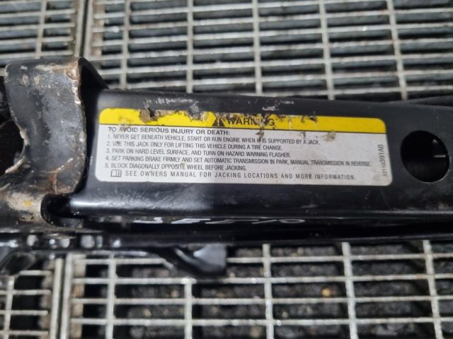 bontott JEEP GRAND CHEROKEE Emelő