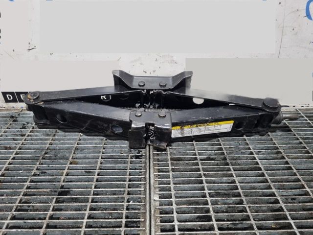 bontott JEEP GRAND CHEROKEE Emelő