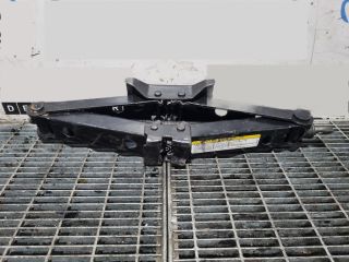 bontott JEEP GRAND CHEROKEE Emelő