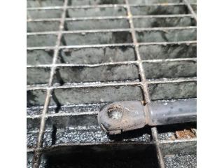 bontott JEEP GRAND CHEROKEE Gázrugós Kitámasztó Teleszkóp Motorháztető