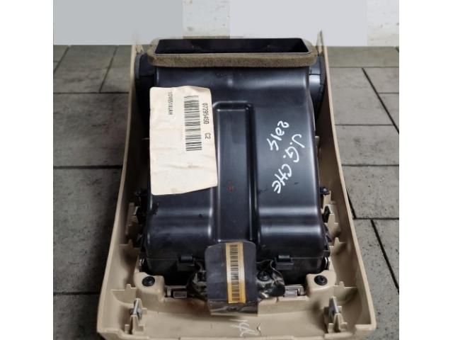 bontott JEEP GRAND CHEROKEE Hátsó középső Szellőző