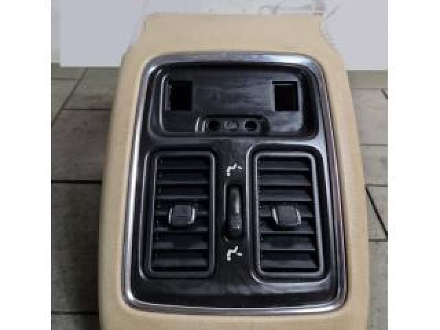 bontott JEEP GRAND CHEROKEE Hátsó középső Szellőző