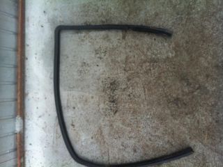 bontott JEEP GRAND CHEROKEE Jobb első Gumikéder