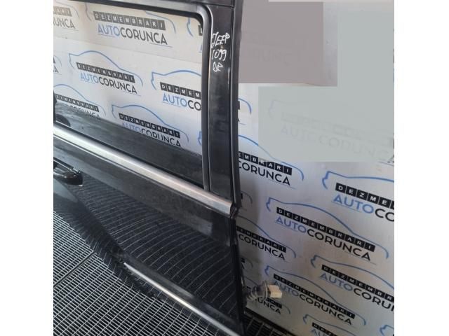 bontott JEEP GRAND CHEROKEE Jobb hátsó Ajtó (Üres lemez)