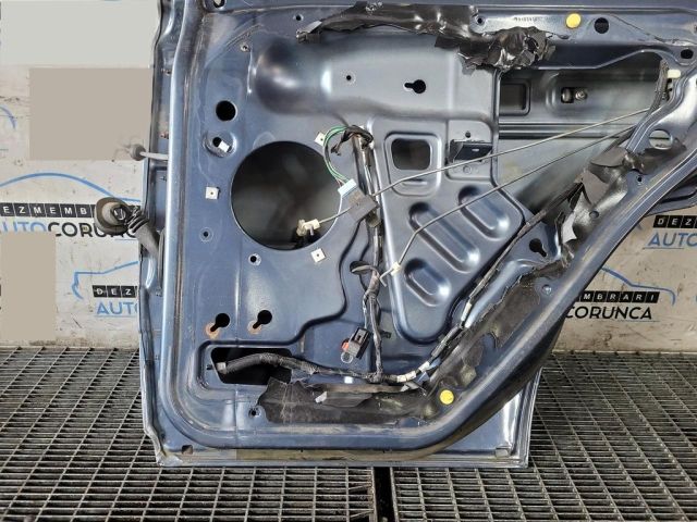 bontott JEEP GRAND CHEROKEE Jobb hátsó Ajtó (Üres lemez)