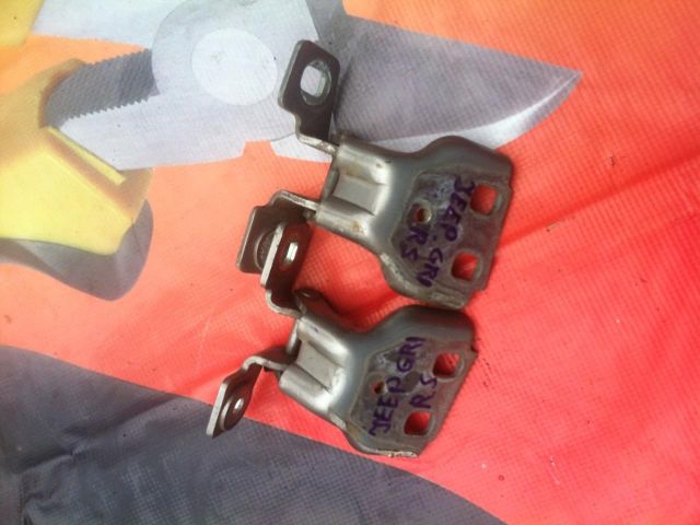 bontott JEEP GRAND CHEROKEE Jobb hátsó Zsanér