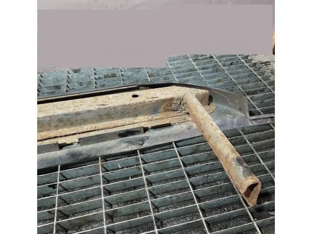 bontott JEEP GRAND CHEROKEE Jobb Küszöb