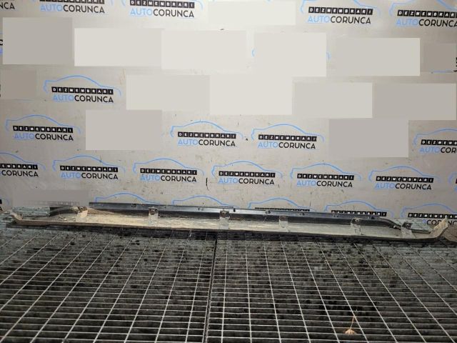 bontott JEEP GRAND CHEROKEE Jobb Küszöb