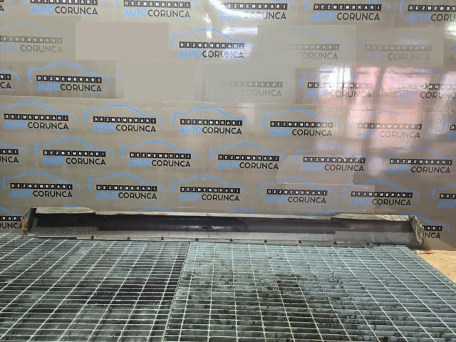 bontott JEEP GRAND CHEROKEE Jobb Küszöb