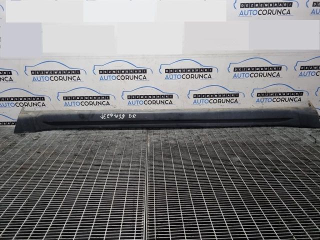 bontott JEEP GRAND CHEROKEE Jobb Küszöb