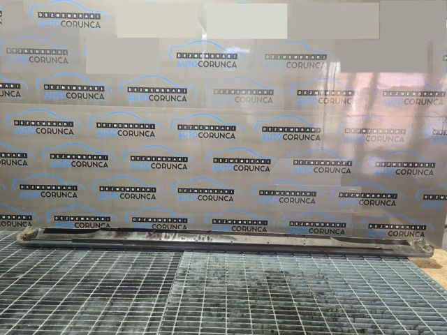 bontott JEEP GRAND CHEROKEE Jobb Küszöb