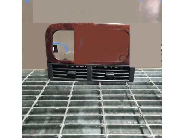 bontott JEEP GRAND CHEROKEE Középső Szellőző