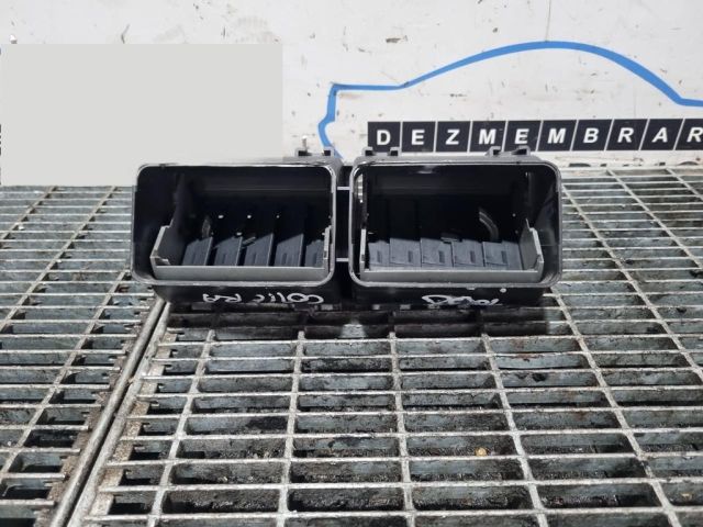 bontott JEEP GRAND CHEROKEE Középső Szellőző