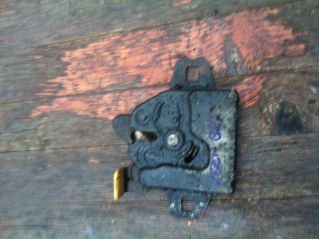 bontott JEEP GRAND CHEROKEE Motorháztető Zárszerkezet