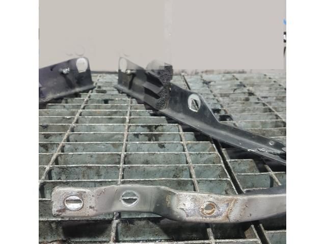 bontott JEEP GRAND CHEROKEE Motorháztető Zsanér Pár