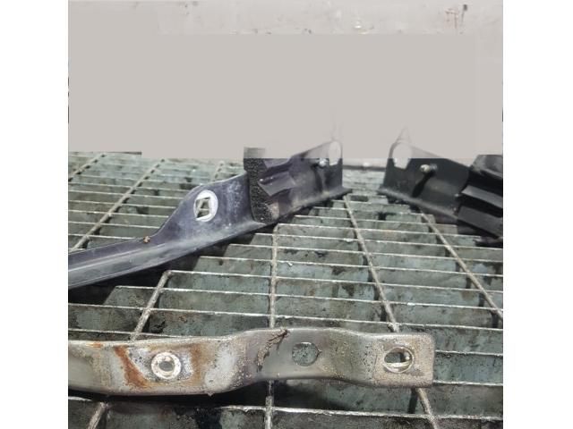 bontott JEEP GRAND CHEROKEE Motorháztető Zsanér Pár