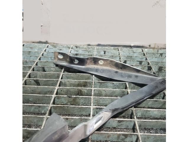 bontott JEEP GRAND CHEROKEE Motorháztető Zsanér Pár