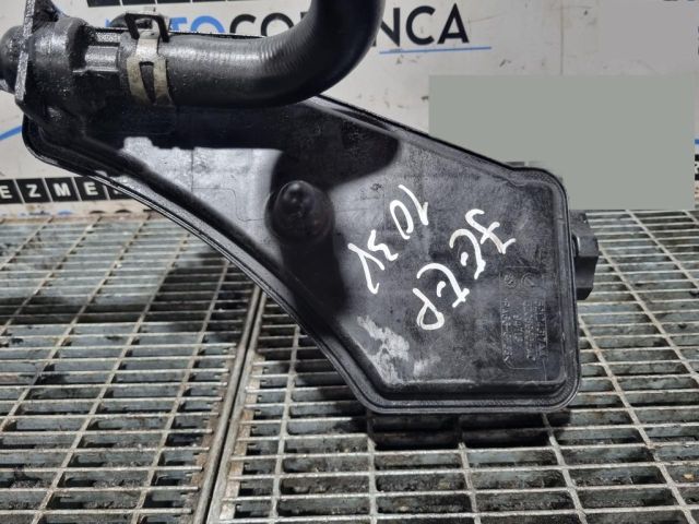 bontott JEEP GRAND CHEROKEE Szervóolaj Tartály