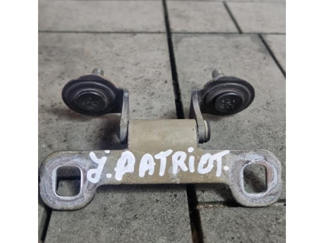 bontott JEEP PATRIOT Csomagtérajtó Jobb Zsanér