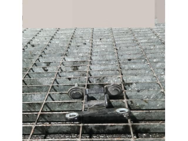 bontott JEEP PATRIOT Csomagtérajtó Zsanér