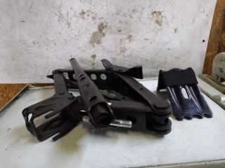 bontott JEEP PATRIOT Emelő