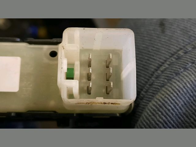 bontott JEEP PATRIOT Jobb első Ablakemelő Kapcsoló