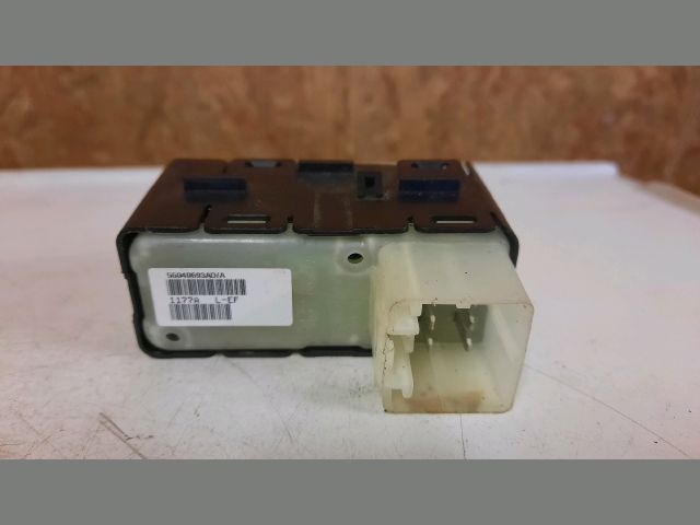 bontott JEEP PATRIOT Jobb első Ablakemelő Kapcsoló