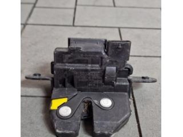 bontott JEEP RENEGADE Csomagtérajtó Zárszerkezet