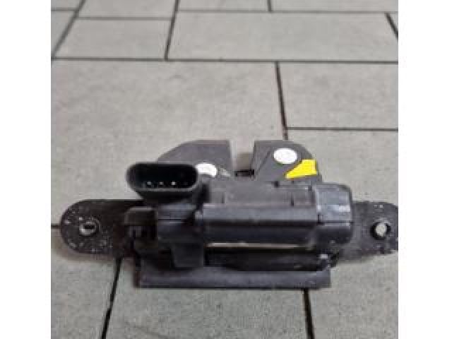 bontott JEEP RENEGADE Csomagtérajtó Zárszerkezet