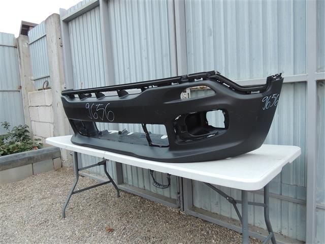 bontott JEEP RENEGADE Első Lökhárító (Részeivel)