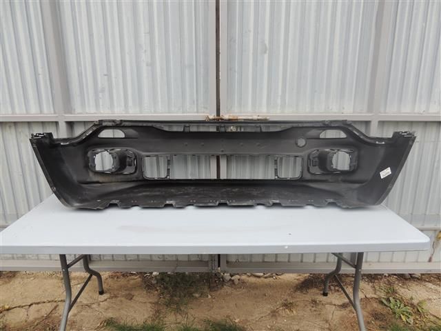 bontott JEEP RENEGADE Első Lökhárító (Részeivel)