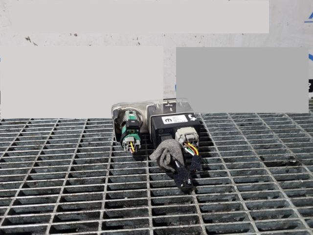 bontott JEEP RENEGADE USB Aljzat