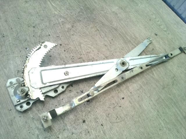 bontott KIA BESTA Bal első Ablakemelő Szerkezet (Mechanikus)