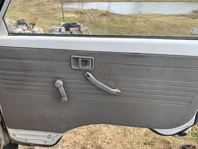 bontott KIA BESTA Jobb első Ajtózár