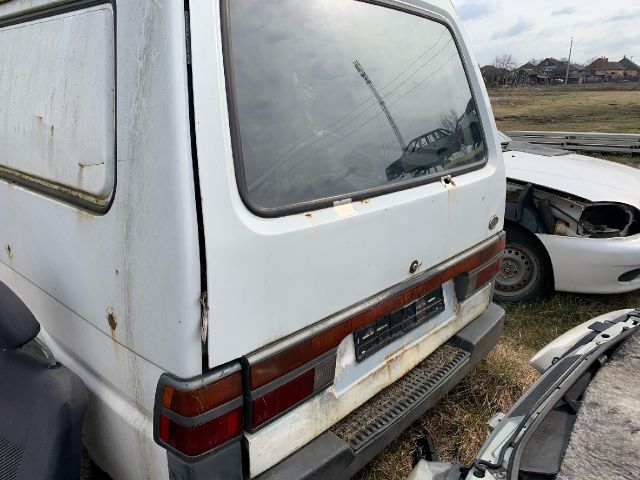 bontott KIA BESTA Jobb hátsó Ajtó (Részeivel)