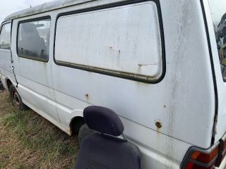 bontott KIA BESTA Motorháztető Zárszerkezet