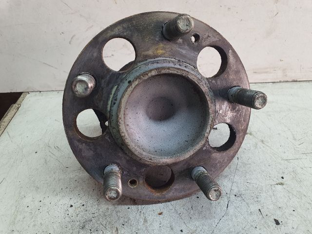 bontott KIA CARENS Bal hátsó Kerékagy