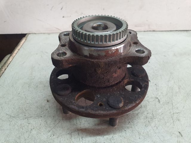 bontott KIA CARENS Bal hátsó Kerékagy