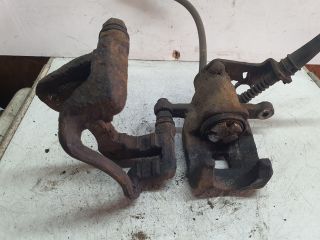 bontott KIA CARENS Jobb hátsó Féknyereg Munkahengerrel