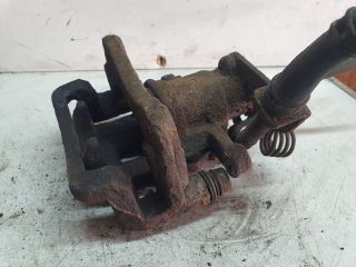 bontott KIA CARENS Jobb hátsó Féknyereg Munkahengerrel