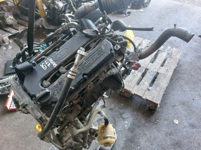 bontott KIA CARENS Komplett Motor (Segédberendezésekkel)