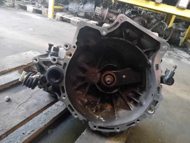 bontott KIA CARENS Váltó (Mechanikus)