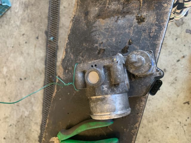 bontott KIA CARENS Alapjárati Motor