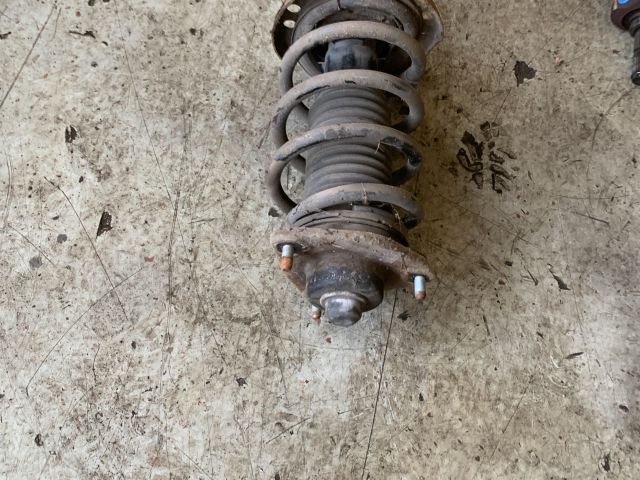 bontott KIA CARENS Bal első Gólyaláb (Lengécsillapító, Rugó)