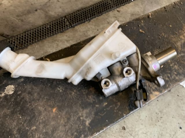 bontott KIA CARENS Főfékhenger