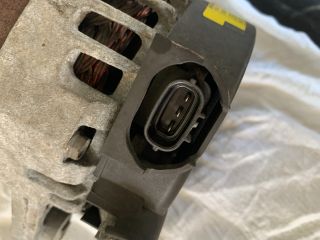 bontott KIA CARENS Generátor