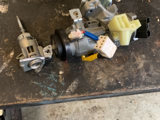 bontott KIA CARENS Gyújtáskapcsoló Házzal